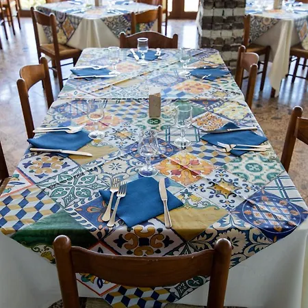 فندق مبيت وإفطار Madonna Della Scala 3*