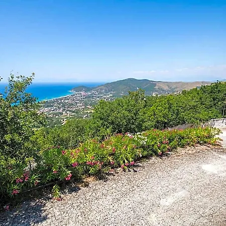 Madonna Della Scala 3*