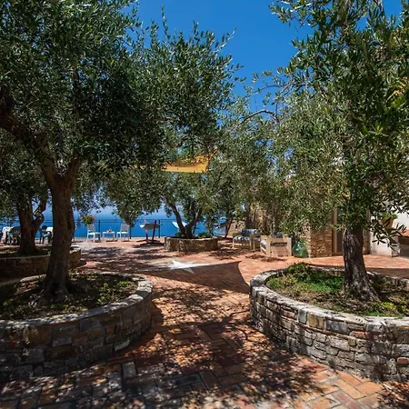 Oda ve Kahvaltı Madonna Della Scala 3*