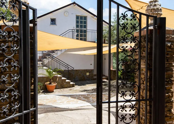 Madonna Della Scala B&B