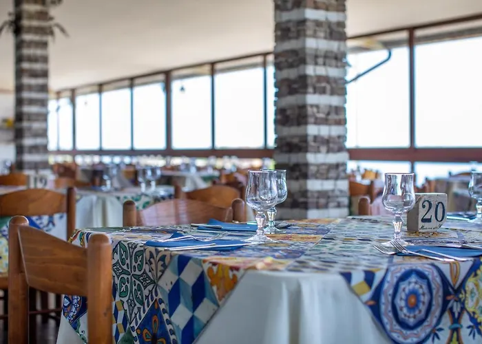 לינה וארוחת בוקר Madonna Della Scala 3*